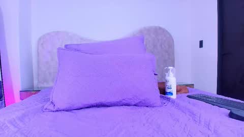 Shelsy online show from November 17, 2025, 12:33 pm