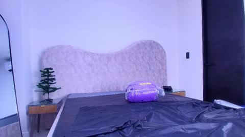 Shelsy online show from December 3, 2025, 11:52 am