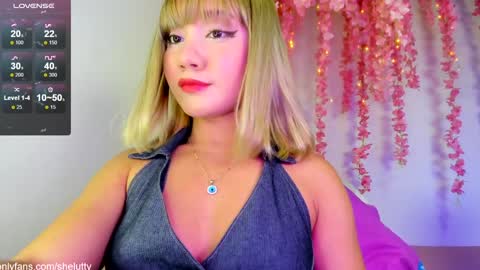 Snapshot of shelutty chatting on December 11, 2024, 9:19 am LUTTY  online show from December 11, 2024, 9:19 am