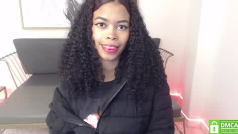 Snapshot of shenna_brunette_ chatting on January 18, 2025, 1:51 pm Shenna online show from January 18, 2025, 1:51 pm