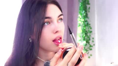 Snapshot of sheragroepper chatting on June 19, 2026, 7:23 am Mira online show from June 19, 2026, 7:23 am