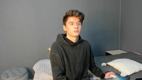 Max online show from October 16, 2025, 7:15 pm