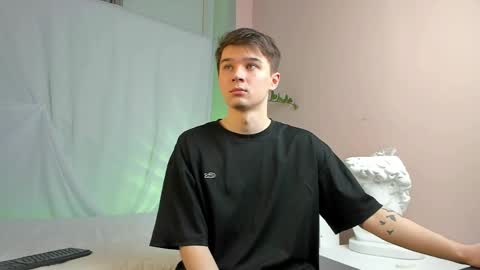 Max online show from April 8, 2026, 7:25 pm