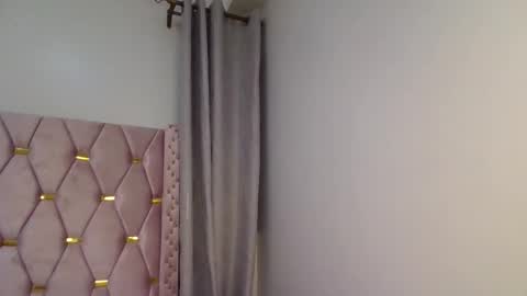 Shilla online show from October 25, 2025, 7:19 pm