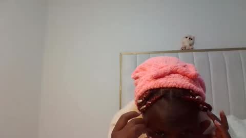 Shilla online show from March 7, 2026, 7:33 pm