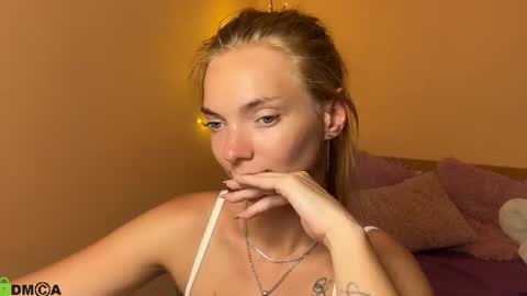 Snapshot of shinelikea_diamond chatting on July 3, 2026, 7:20 pm Alexis online show from July 3, 2026, 7:20 pm