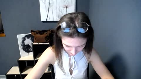 Snapshot of shining_pearl chatting on June 22, 2026, 6:43 am Jesica online show from June 22, 2026, 6:43 am