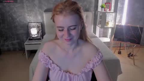 Snapshot of shiny_lisss chatting on June 20, 2026, 2:03 am Lisa online show from June 20, 2026, 2:03 am