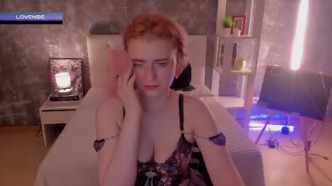 Snapshot of shiny_lisss chatting on July 10, 2026, 1:43 am Lisa online show from July 10, 2026, 1:43 am