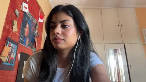 Snapshot of shirleendurrah chatting on April 9, 2026, 10:20 am Karin online show from April 9, 2026, 10:20 am