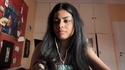 Snapshot of shirleendurrah chatting on May 11, 2026, 2:45 pm Karin online show from May 11, 2026, 2:45 pm