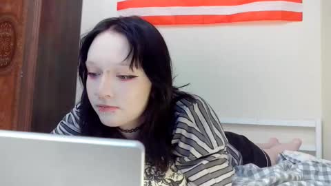 Snapshot of shirleyboulet chatting on January 18, 2026, 8:18 am Luna online show from January 18, 2026, 8:18 am