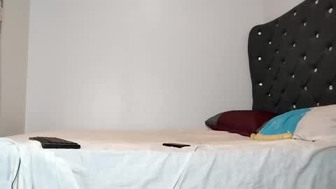 Shi-ro online show from November 2, 2025, 11:45 am