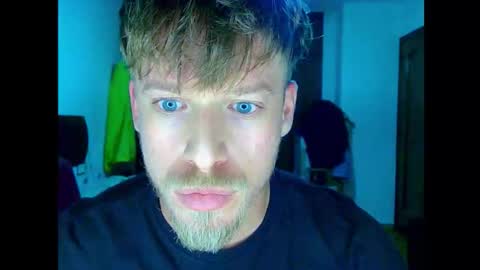 Cick Goreskin online show from December 2, 2025, 3:23 am