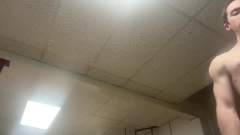 shirtlesshunk15 online show from March 18, 2026, 7:11 am