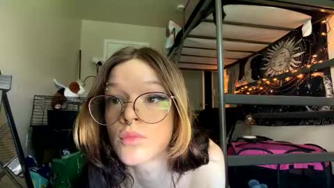 Snapshot of shivvedcl1ttt chatting on April 16, 2026, 6:30 pm Eva Marie online show from April 16, 2026, 6:30 pm