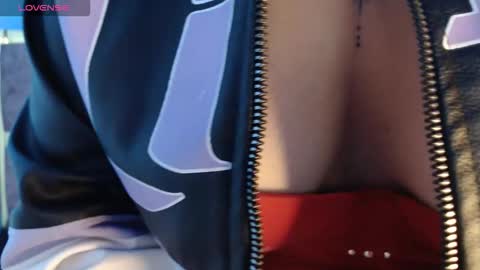 Shizuka online show from November 25, 2025, 3:50 am