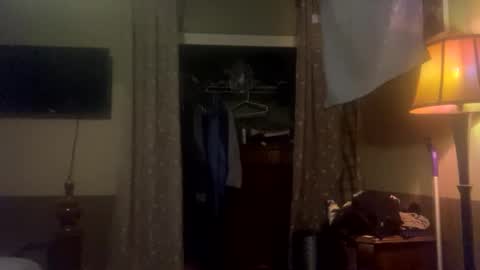 Snapshot of shluttydaddy chatting on February 1, 2025, 9:43 am shluttydaddy online show from February 1, 2025, 9:43 am