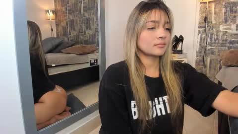 SHOFIA online show from November 11, 2025, 2:50 pm