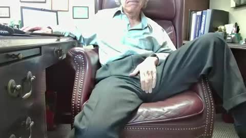 nikolas send dm for an appointment online show from November 3, 2025, 5:03 pm