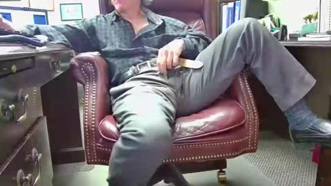 Snapshot of shootme69 chatting on January 15, 2026, 1:48 pm nikolas send dm for an appointment online show from January 15, 2026, 1:48 pm