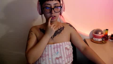 Shopie Hank  online show from September 11, 2025, 5:18 am