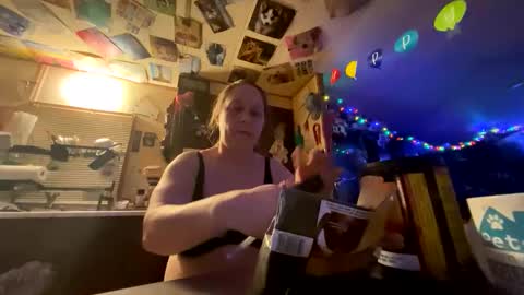 shorty920505 online show from December 16, 2025, 3:22 am