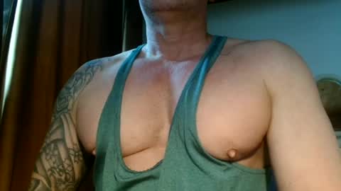 Snapshot of show_on_for_you chatting on June 11, 2026, 10:02 am show_on_for_you online show from June 11, 2026, 10:02 am
