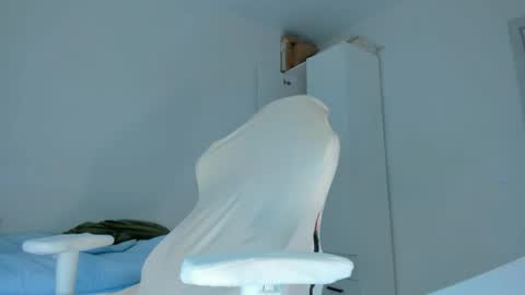 jennywoody online show from April 18, 2026, 4:05 am