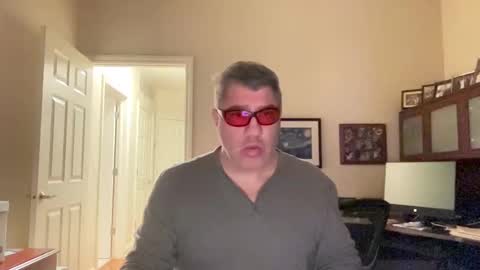 Chicago Guy online show from February 5, 2025, 4:37 am