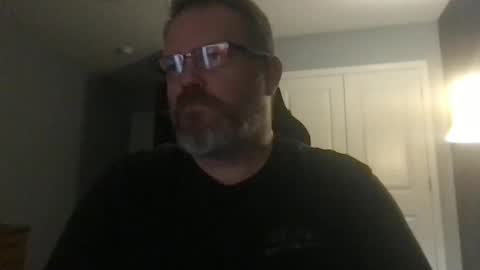 Snapshot of shughes740 chatting on November 8, 2025, 12:22 am shughes740 online show from November 8, 2025, 12:22 am