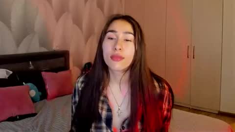 Mika online show from December 2, 2025, 3:12 am