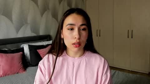 Mika online show from April 19, 2026, 3:50 am