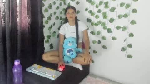Canela online show from May 15, 2026, 1:29 pm