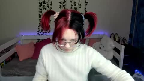 shy_elina01 online show from November 9, 2025, 10:46 am
