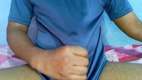 shyeyes online show from February 5, 2025, 2:29 am