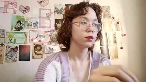 Milena online show from September 18, 2025, 1:24 pm