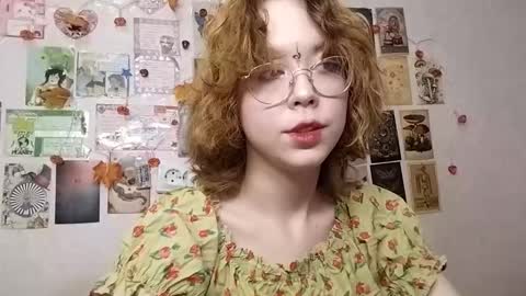 Milena online show from November 5, 2025, 1:00 pm