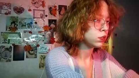 Milena online show from November 13, 2025, 4:06 pm