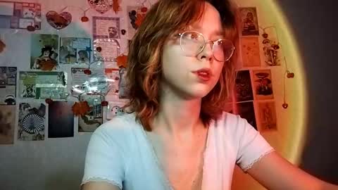 Milena online show from November 20, 2025, 1:11 pm