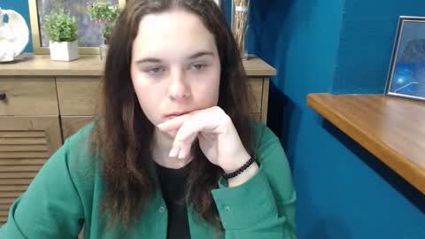 Snapshot of shy_lil chatting on September 19, 2025, 11:22 am shy_lil online show from September 19, 2025, 11:22 am