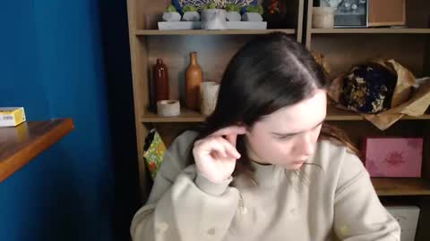 Snapshot of shy_lil chatting on October 24, 2025, 5:04 am shy_lil online show from October 24, 2025, 5:04 am
