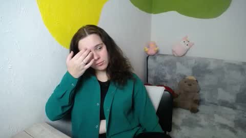 Snapshot of shy_lil chatting on November 6, 2025, 2:29 pm shy_lil online show from November 6, 2025, 2:29 pm