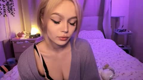Snapshot of shy_meowmegan chatting on October 1, 2025, 8:48 pm Megan 3 online show from October 1, 2025, 8:48 pm