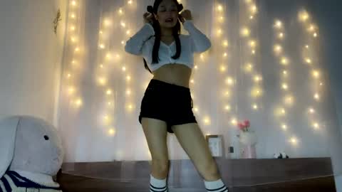 shy_pink_doll online show from May 23, 2026, 4:11 pm