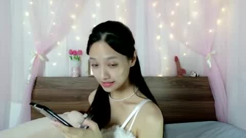 Snapshot of shy_pink_doll chatting on July 21, 2026, 3:47 pm shy_pink_doll online show from July 21, 2026, 3:47 pm
