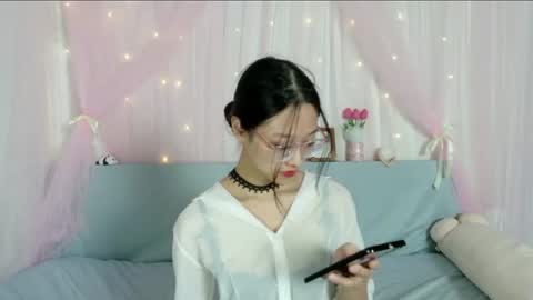 Snapshot of shy_pink_doll chatting on July 31, 2026, 3:44 pm shy_pink_doll online show from July 31, 2026, 3:44 pm
