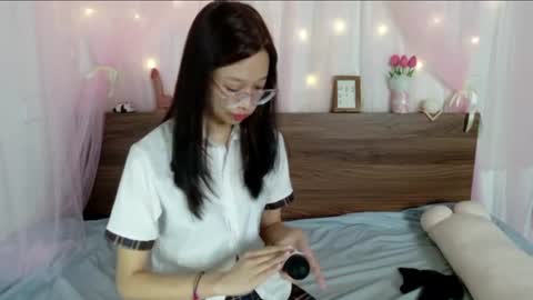 Snapshot of shy_pink_doll chatting on August 5, 2026, 1:19 am shy_pink_doll online show from August 5, 2026, 1:19 am