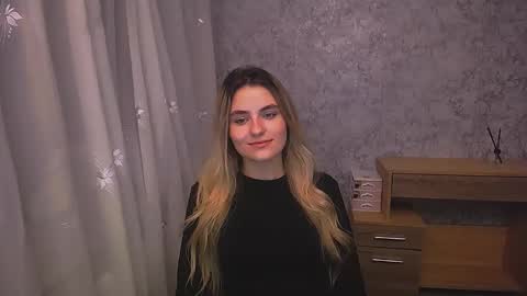 shy_sabrina_ online show from December 16, 2024, 11:12 am