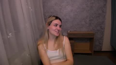 shy_sabrina_ online show from March 11, 2025, 7:47 pm